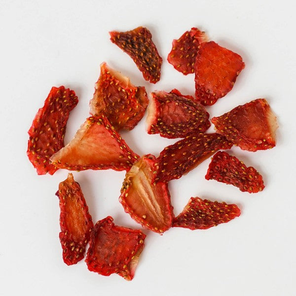 Strawberry - Fragaria ananassa - Sliced - Dehydrated and Dried Fruit - TheWholesalerCo |
